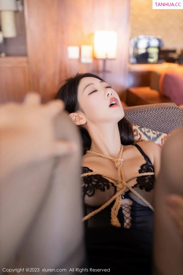 唐安琪  [XiuRen]高清写真图 2023.05.29 No.6821 唐安琪 黑丝美腿第48张图片